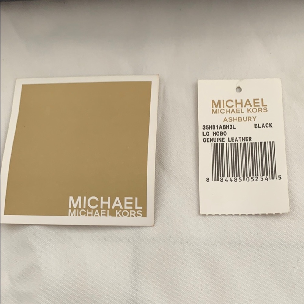 Michael kors black top handle with gold detail - Picture 4 of 5